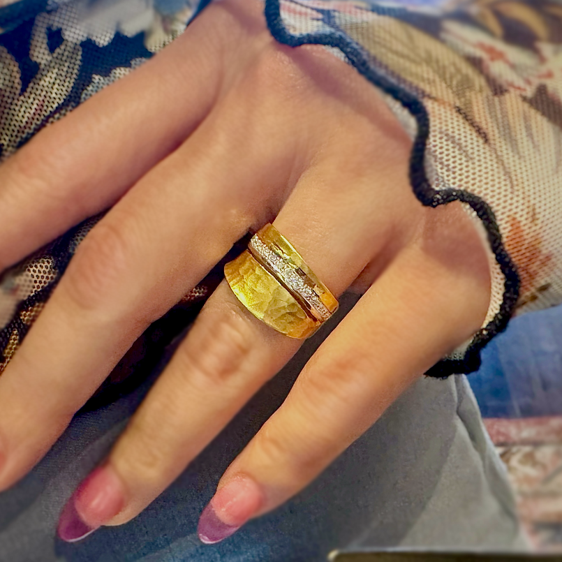 "Gallery" Wave Ring