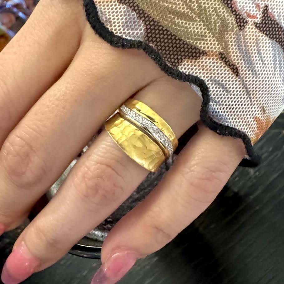 "Gallery" Wave Ring