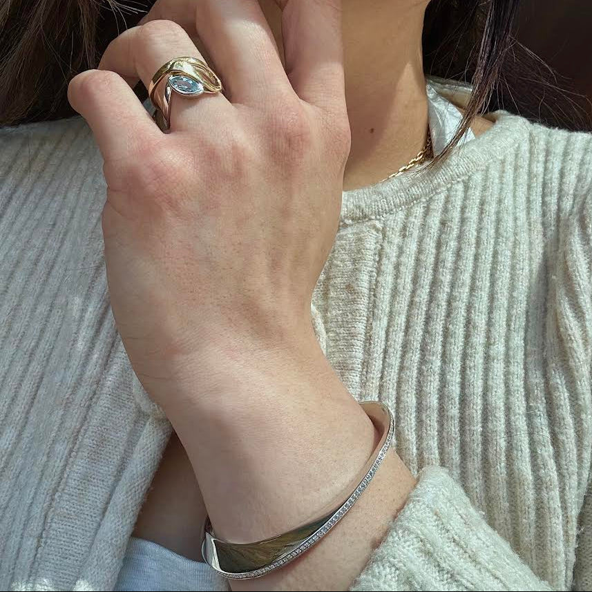 Mobius White Sapphire Bangle