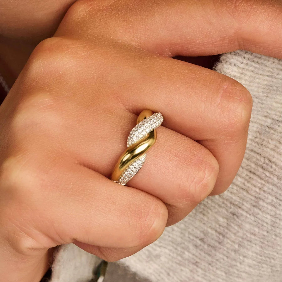 Twist Ring