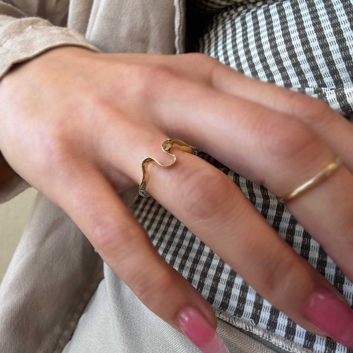 Ribbon Contour Ring