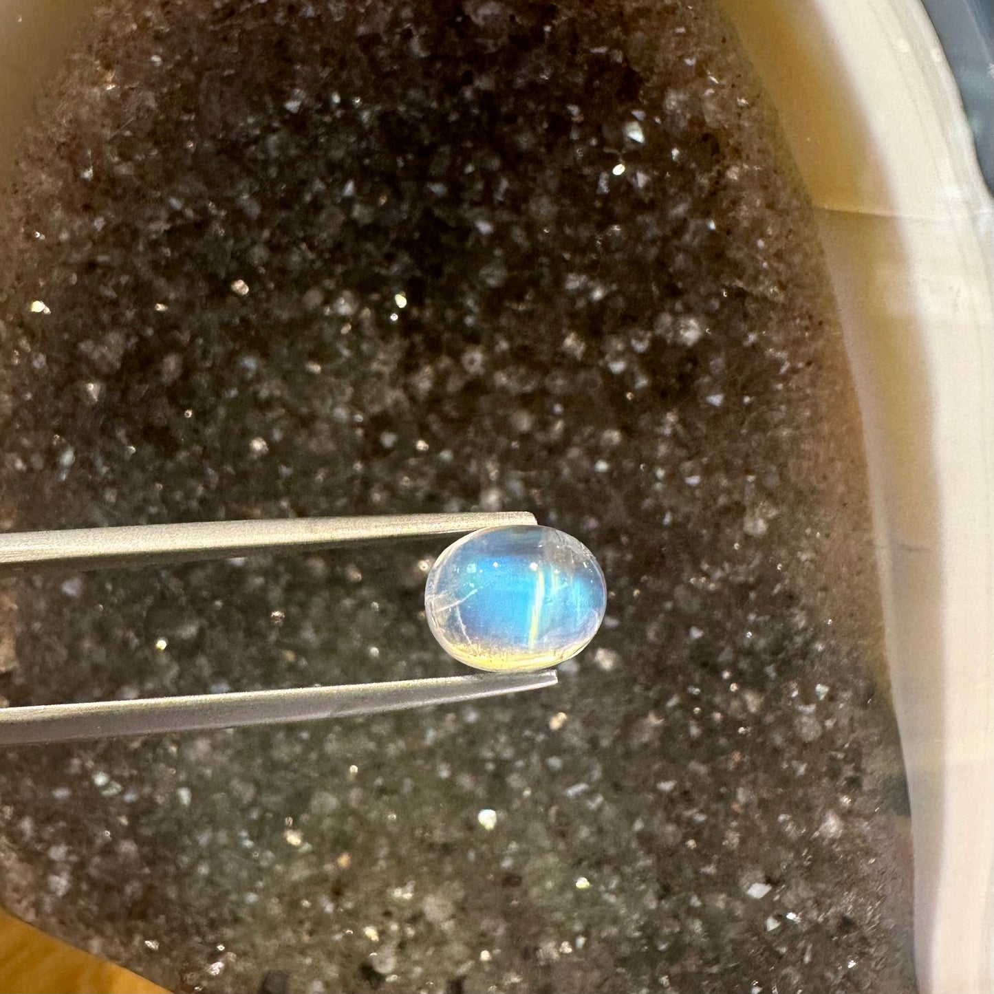 Moonstone Oval Cabochon, 0.61ct