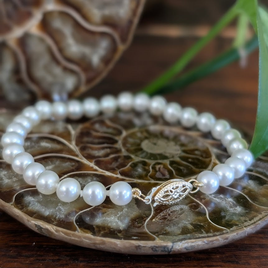 Classic Pearl Bracelet