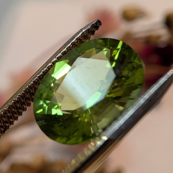 Oval Peridot, 2.29cts