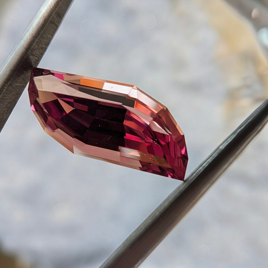 Fantasy Cut Garnet, 1.89cts