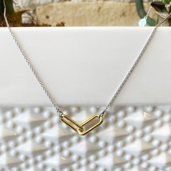 Paperclip Link Center Necklace