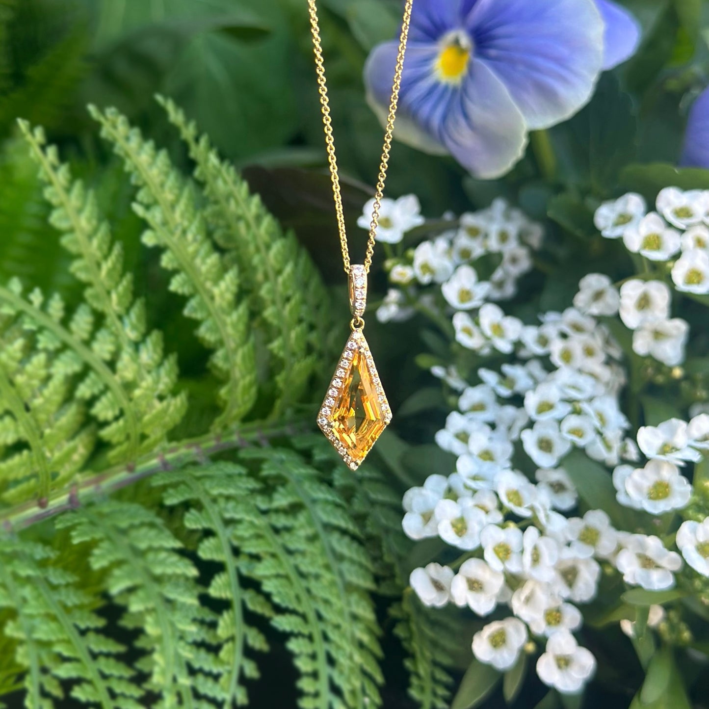 Kite Halo Pendant