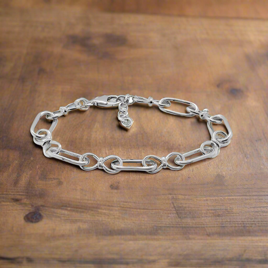 Alternating Oval and Infinity Link Bracelet