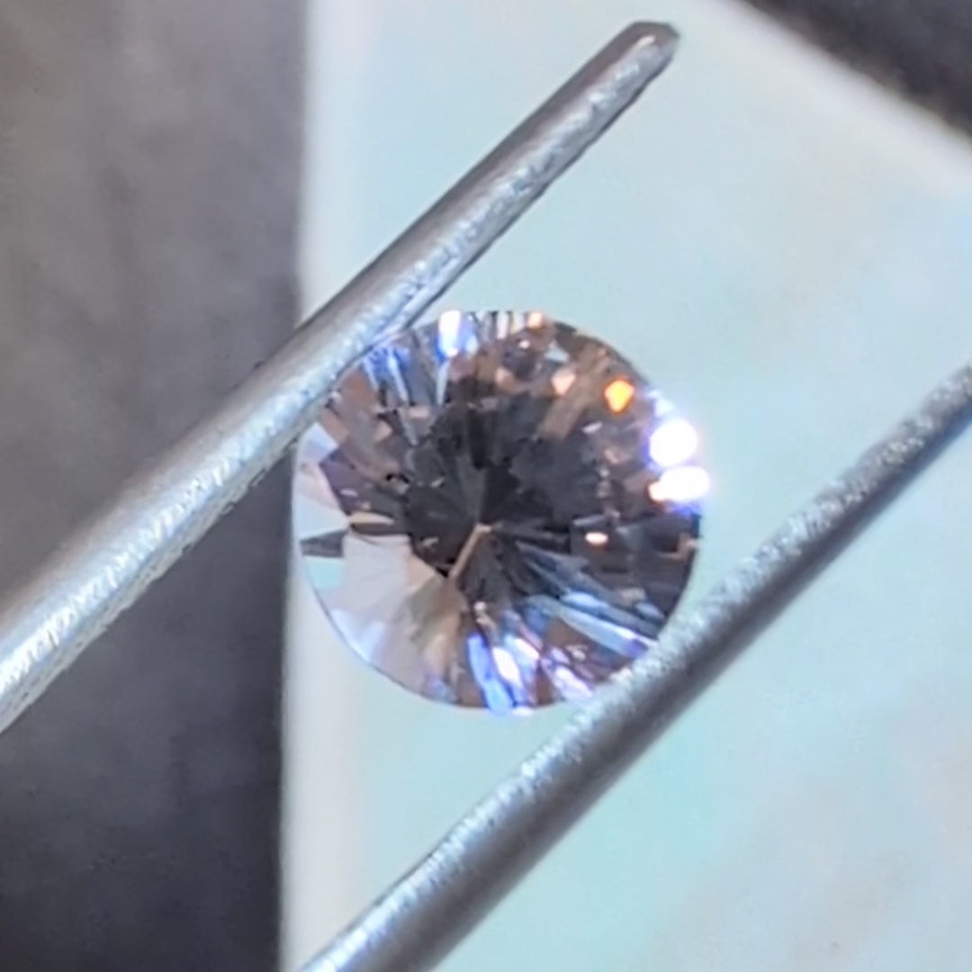 Load and play video in Gallery viewer, Platinum Spinel, 1.19cts
