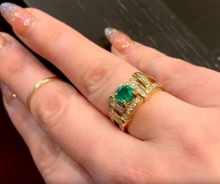 Load and play video in Gallery viewer, Zoma Color Emerald and Diamond Ring
