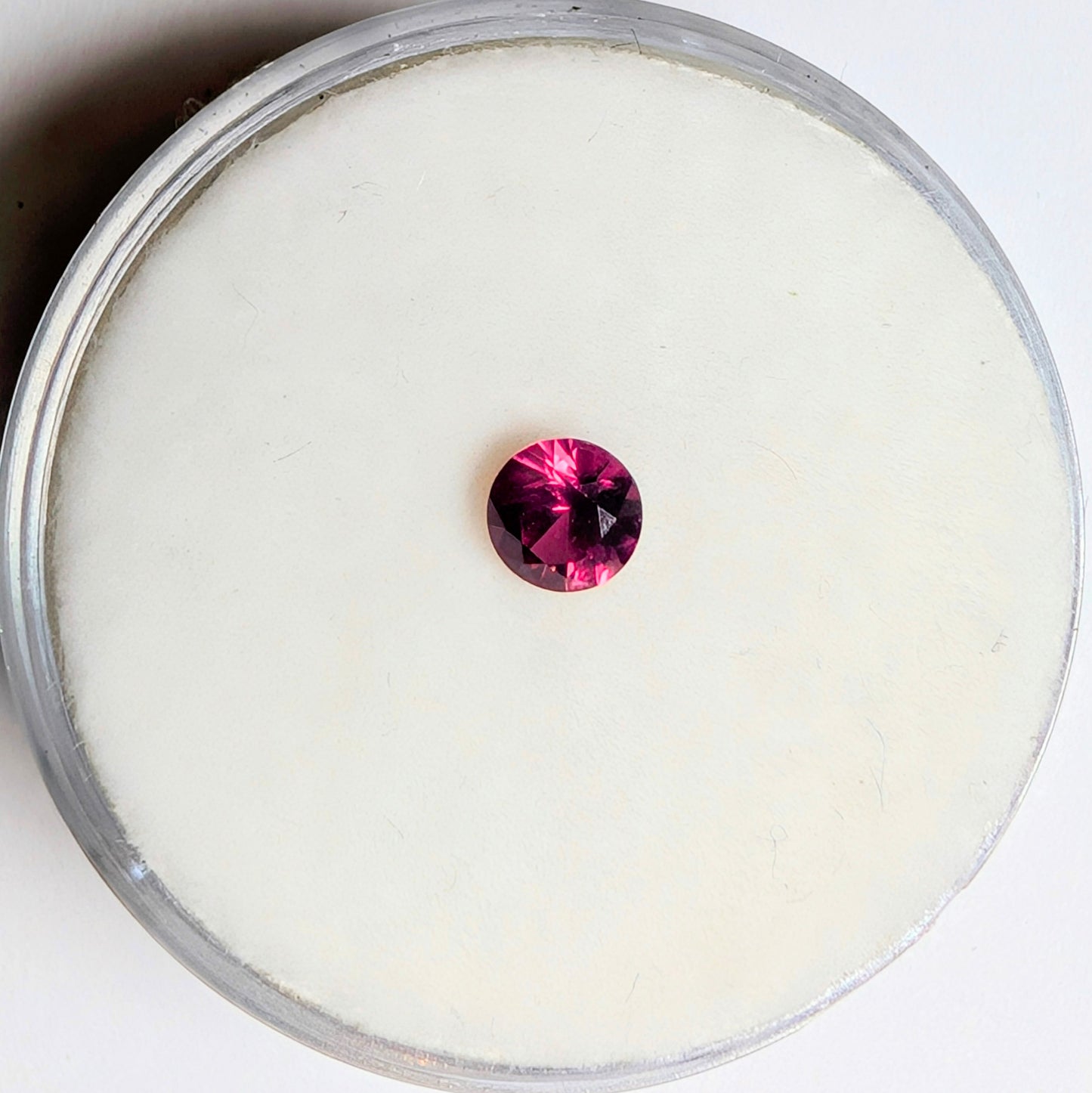 Ruby Small Round (3.5 to 4mm)