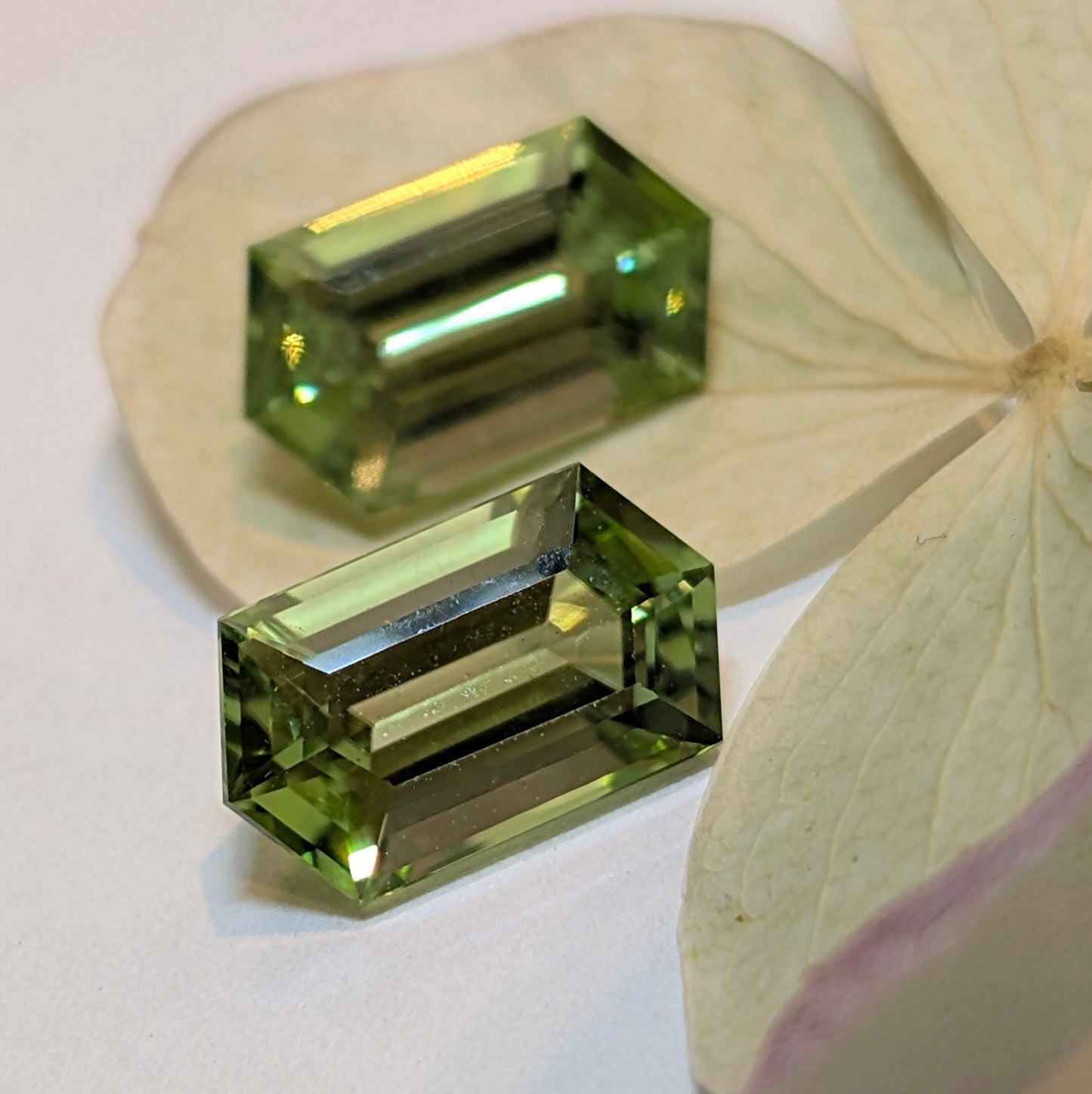 Hexagon Peridot Pair, 2=4.42ct