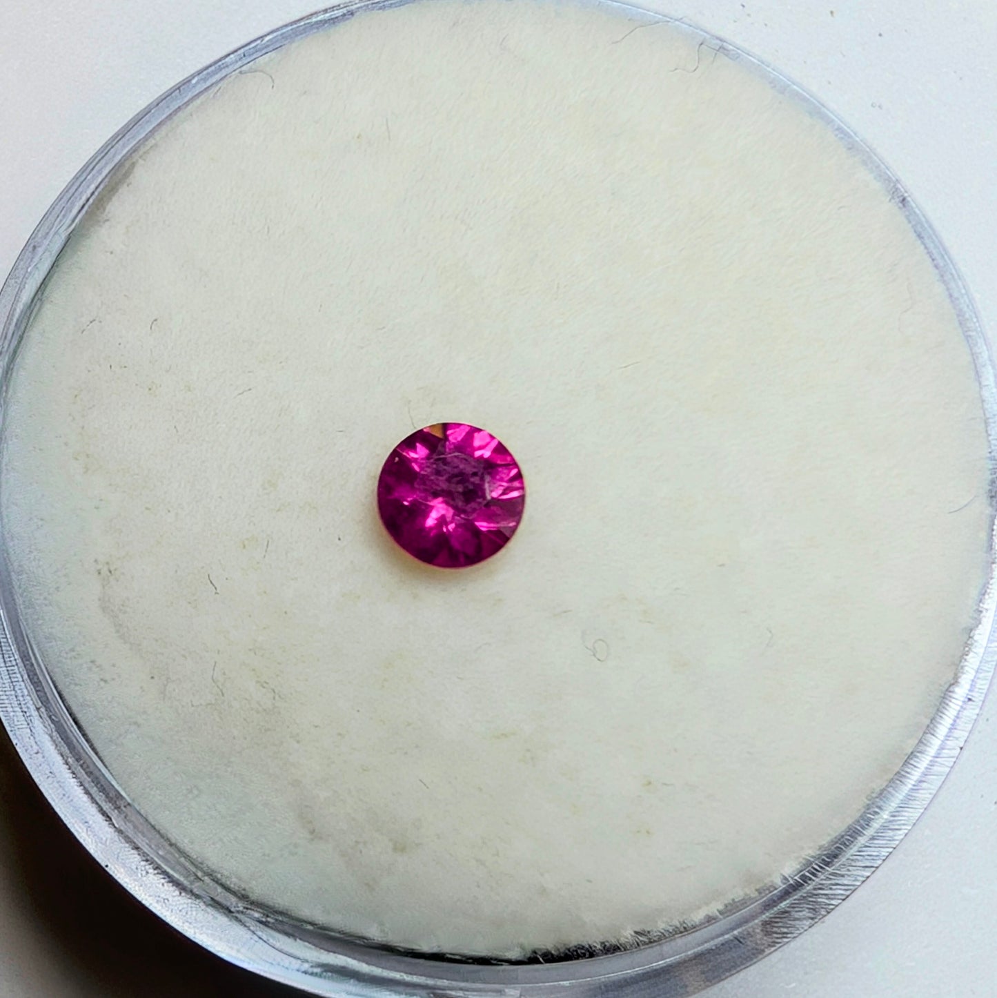 Ruby Small Round (3.5 to 4mm)